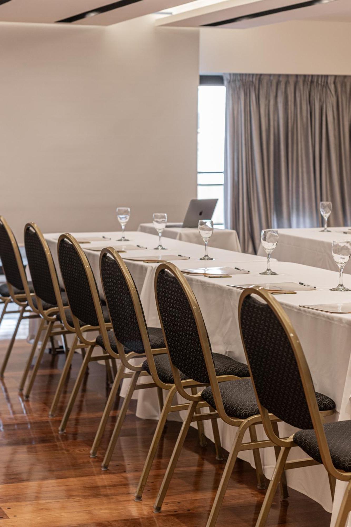 Feir'S Park Hotel & Rooftop Buenos Aires Exterior foto Banquet chairs