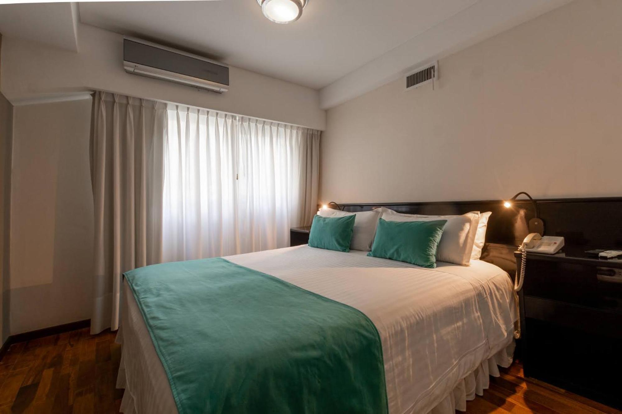 Feir'S Park Hotel & Rooftop Buenos Aires Exterior foto A bedroom at the hotel